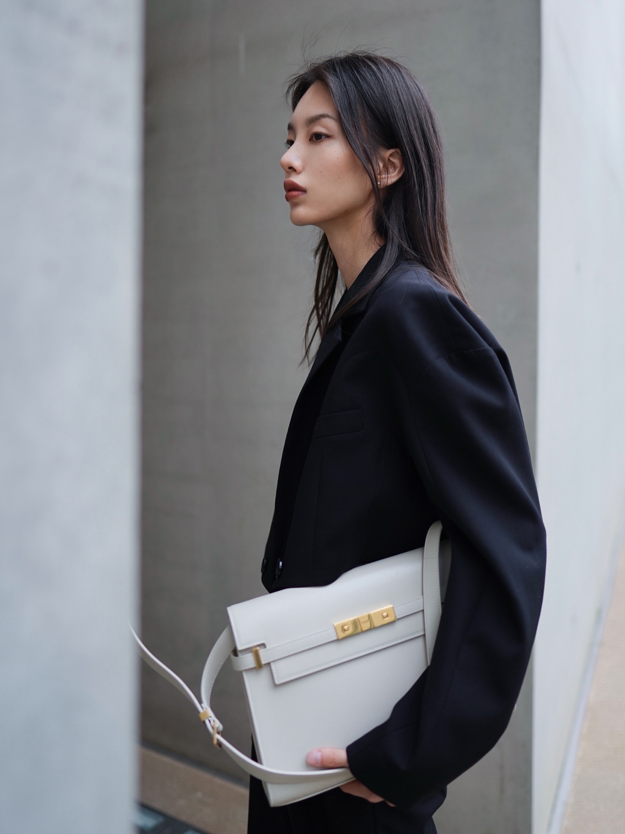 Ysl 𝑴𝒂𝒏𝒉𝒂𝒕𝒕𝒂𝒏 29CM曼哈顿法棍包 579271白色牙签纹金扣