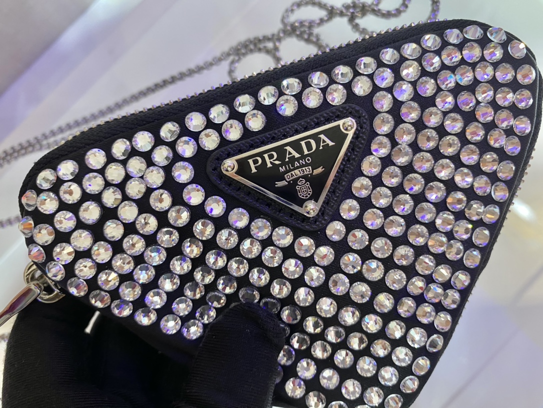 PRADA普拉达闪钻小零钱包包1BD733