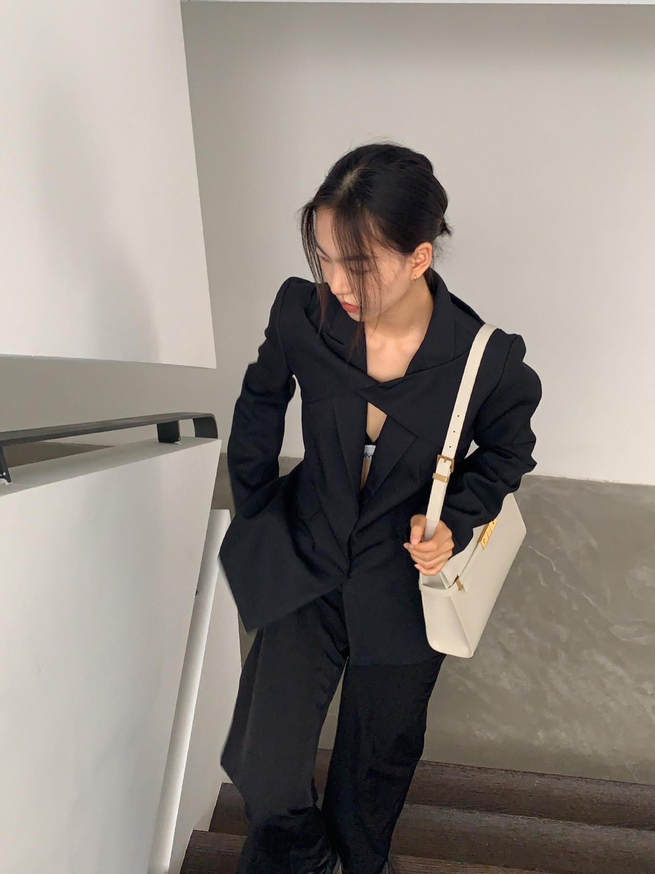 Ysl 𝑴𝒂𝒏𝒉𝒂𝒕𝒕𝒂𝒏 29CM曼哈顿法棍包 579271白色牙签纹金扣