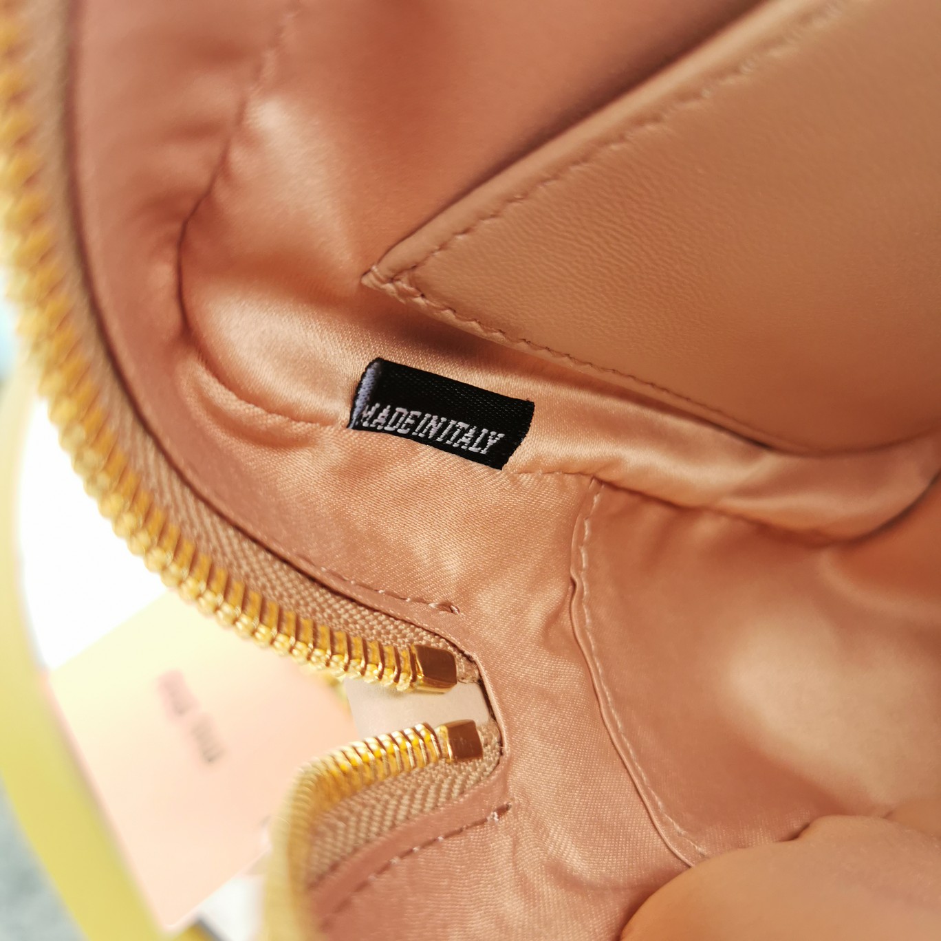 MIUMIU缪缪Matelasse进口小羊皮链条肩背包5BH118B