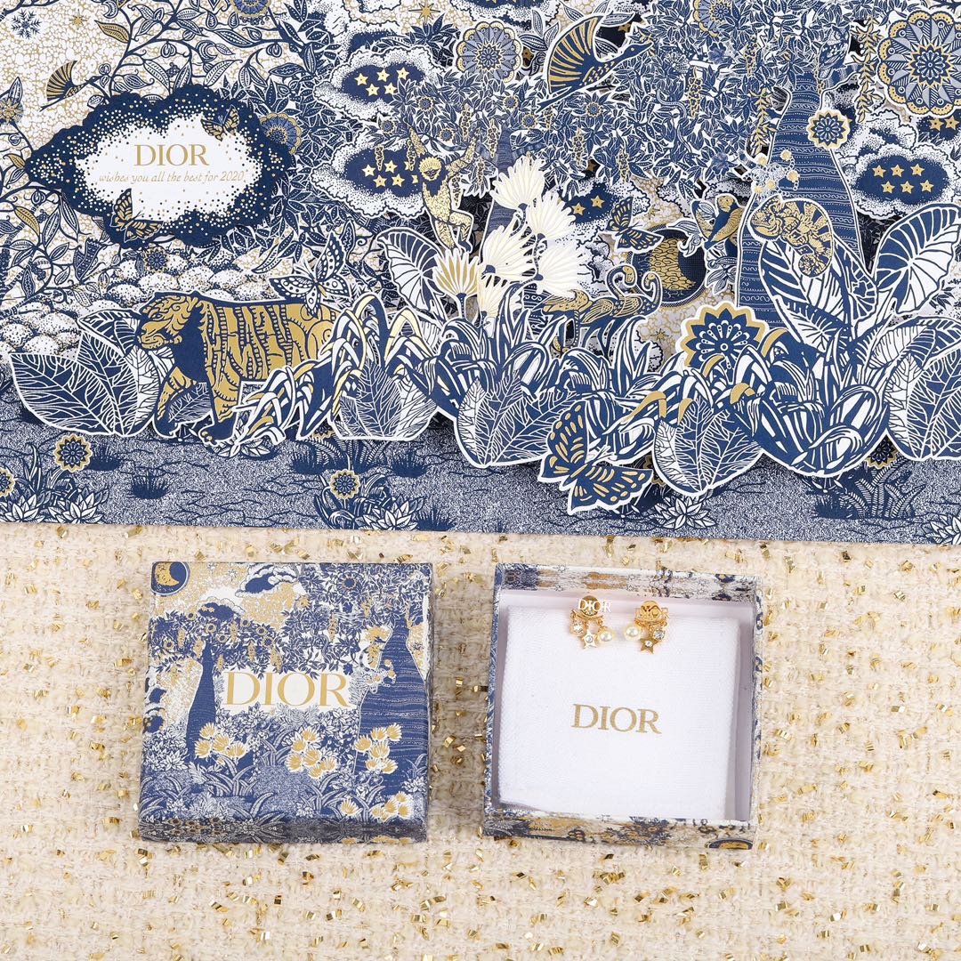 NO:104011,80 [We produce] Z 3100, large quantity consulting customer Fu A particularly exquisite and compact model, Z-point, multiple wearing methods, Swarovski pearl crystal made of brass material, perfection can be said to be the same as Z, Dior earrings, dior1986090980【我们出品】Z 3100,量大咨询客Fu 特别精美小巧的一款,Z分左右,多种佩戴方法,黄铜材质施华洛珍珠水晶,完美程度可以说跟Z一样样,Dior耳钉,dior,Jewelry