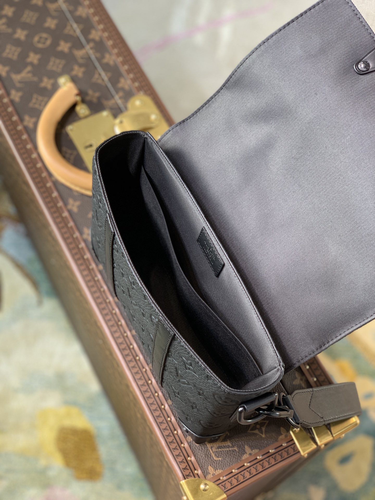Louis Vuitton Louis Vuitton Trunk Pm Taurillon Monogram Shoulder Bag Black  M57726 Men's Auction