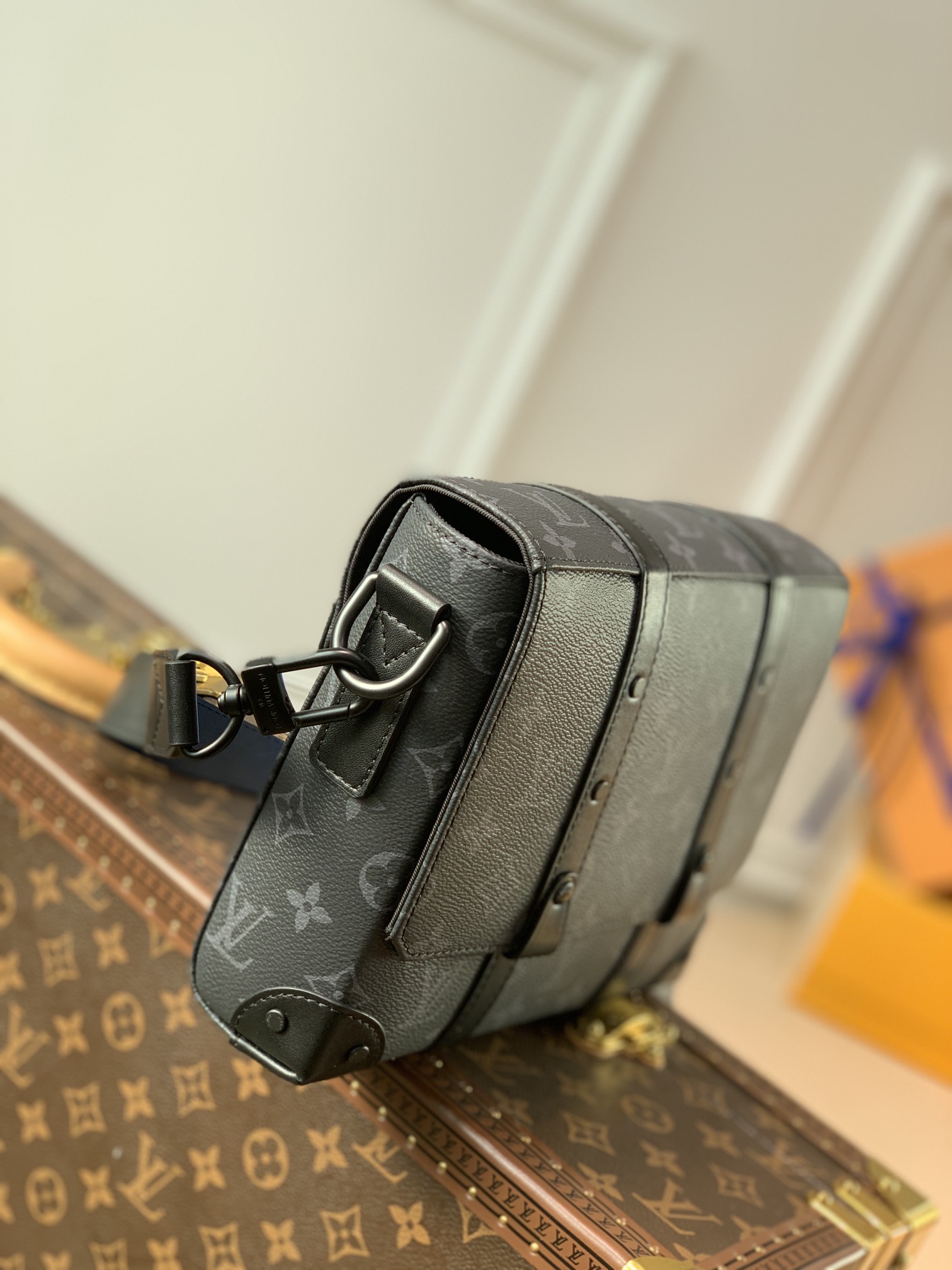 Louis Vuitton Trunk Messenger Bag review 