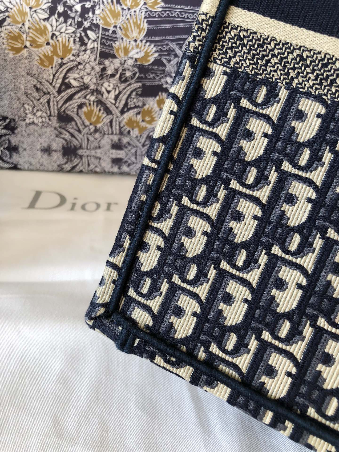 Dior蓝色刺绣Oblique印花Book Tote手袋 M1286ZRIW_M928