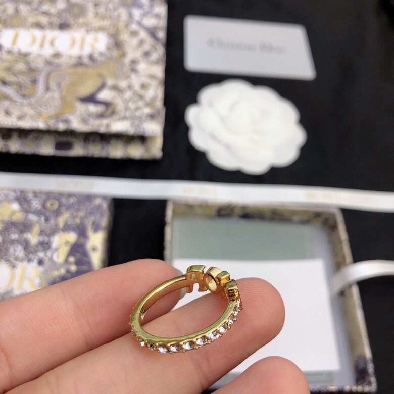 “Beautiful Romantic Jewelry: Rings and Earrings Pricing and Description” - 图片 1
