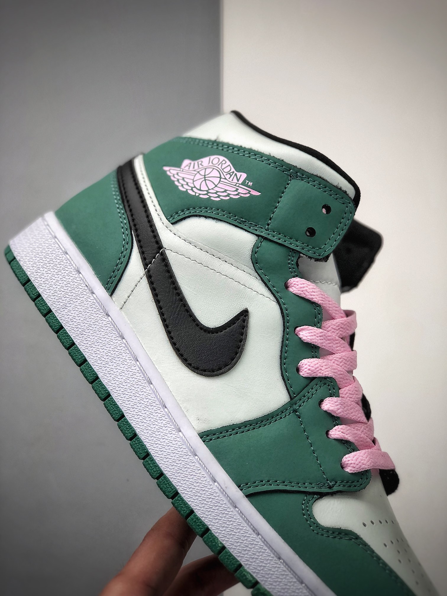 240  Air Jordan 1 MID  白绿 AJ1乔1中帮休闲板鞋  CZ0774-300