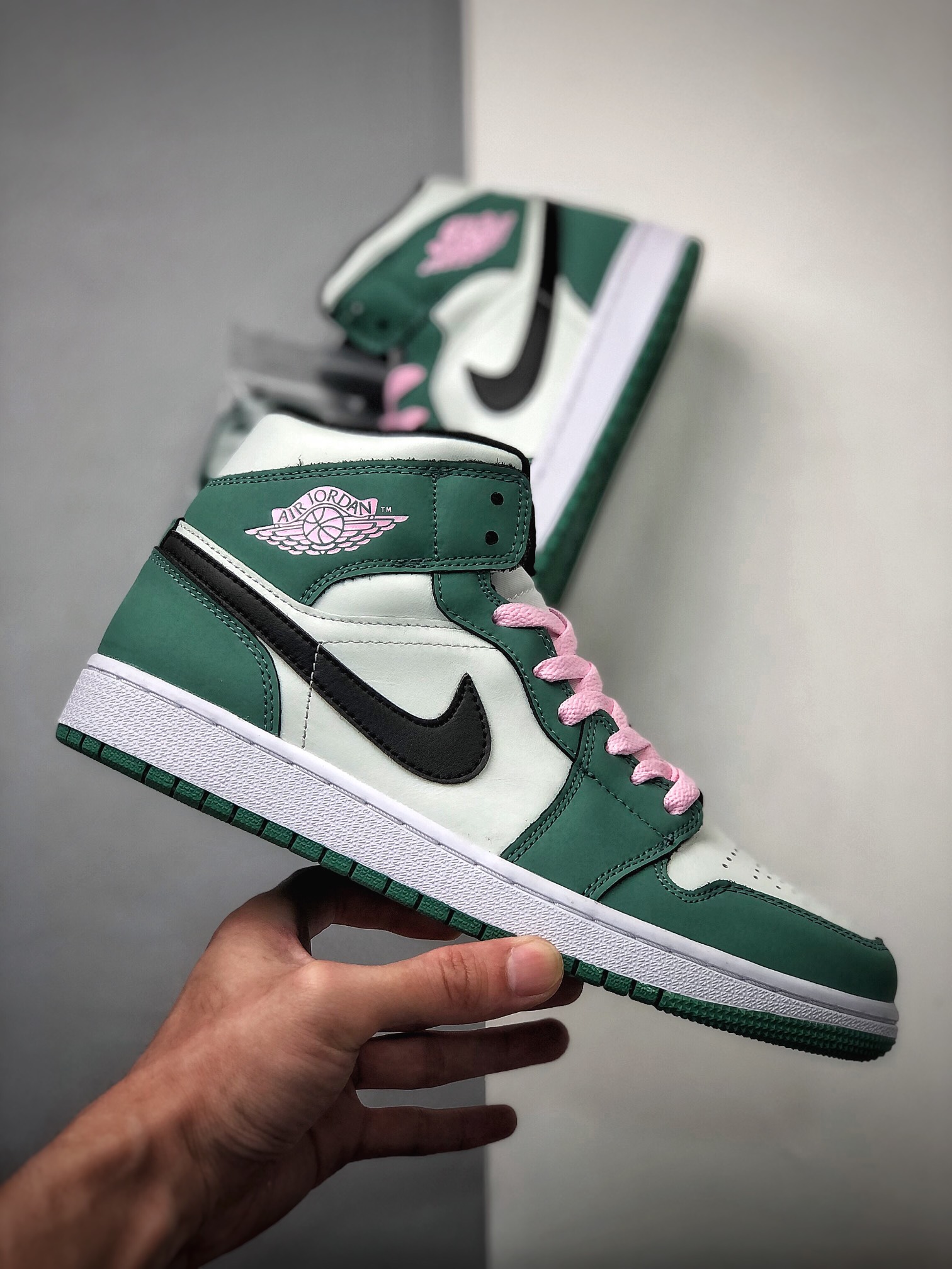 240  Air Jordan 1 MID  白绿 AJ1乔1中帮休闲板鞋  CZ0774-300