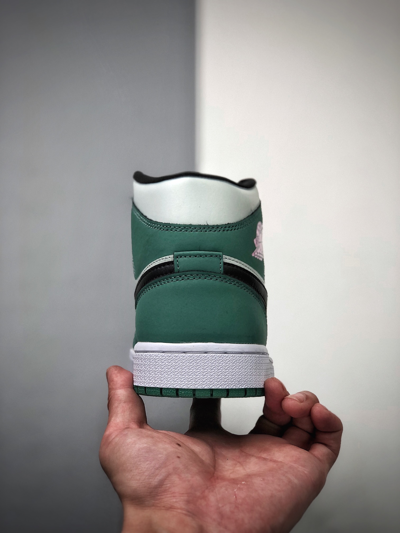 240  Air Jordan 1 MID  白绿 AJ1乔1中帮休闲板鞋  CZ0774-300
