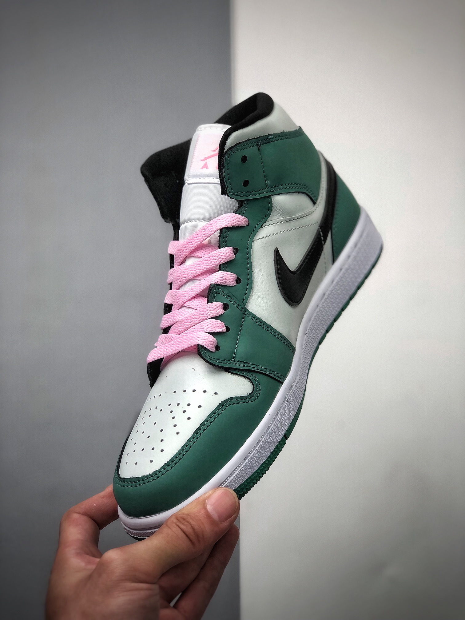 240  Air Jordan 1 MID  白绿 AJ1乔1中帮休闲板鞋  CZ0774-300
