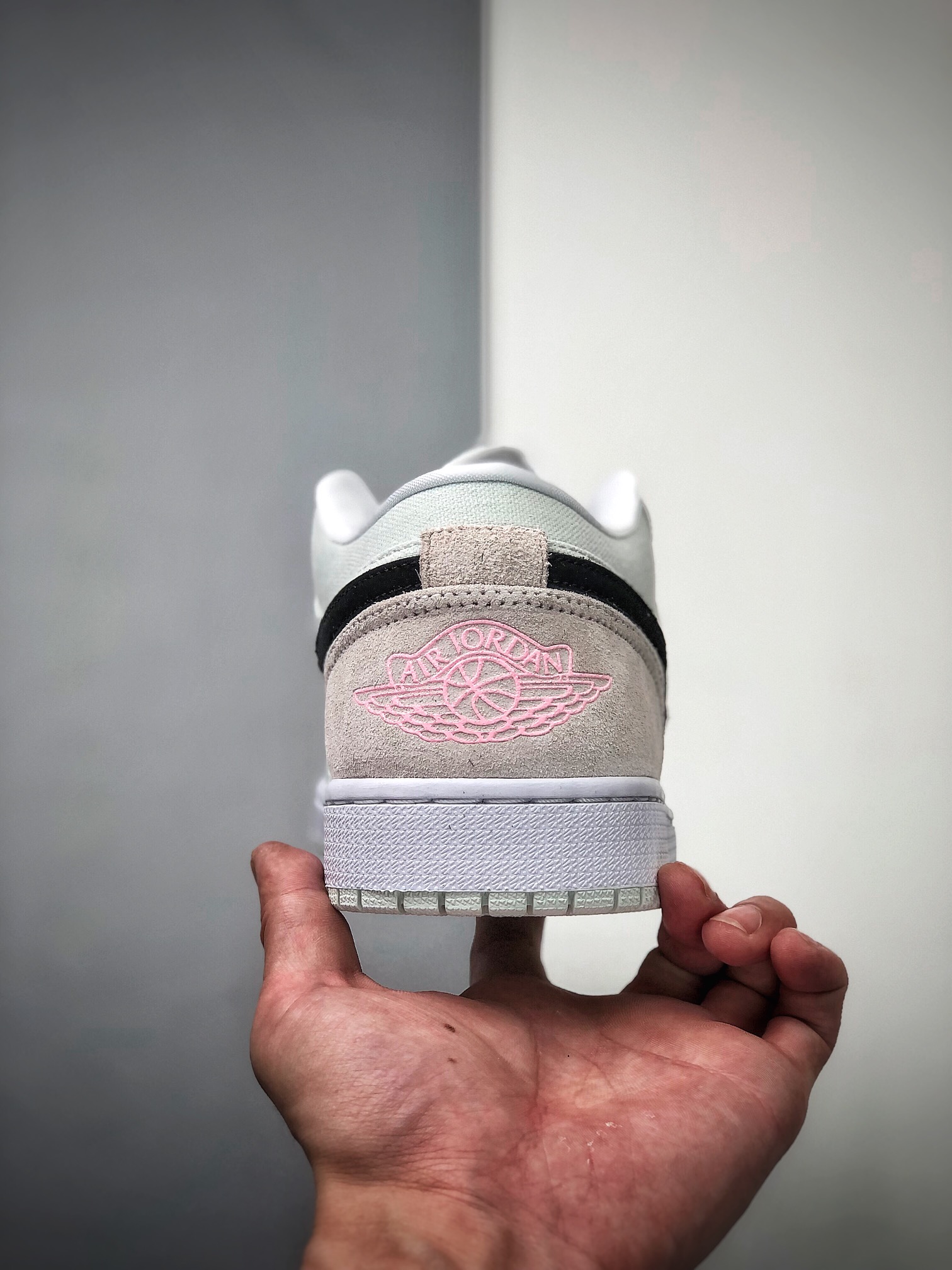 200  Air Jordan 1 Low SE “Barely Green”粉绿CZ0776-300