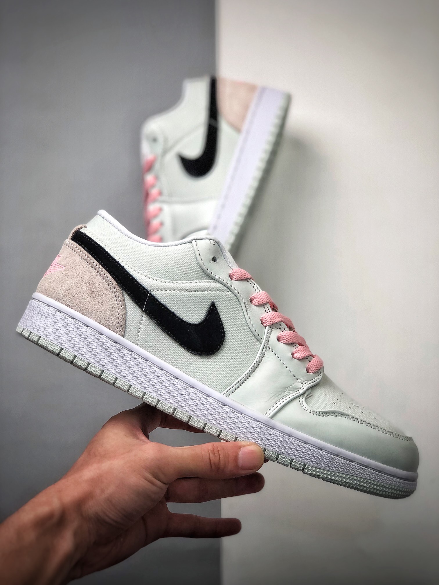 200  Air Jordan 1 Low SE “Barely Green”粉绿CZ0776-300