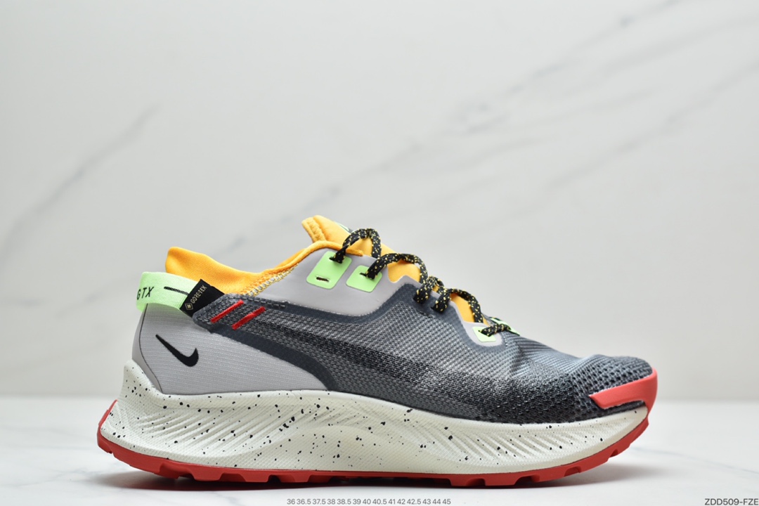 230 耐克Nike PEGASUS TRAIL 2去年高桥盾和Pegasus 36 Trail联名让小编注意到了这双鞋款