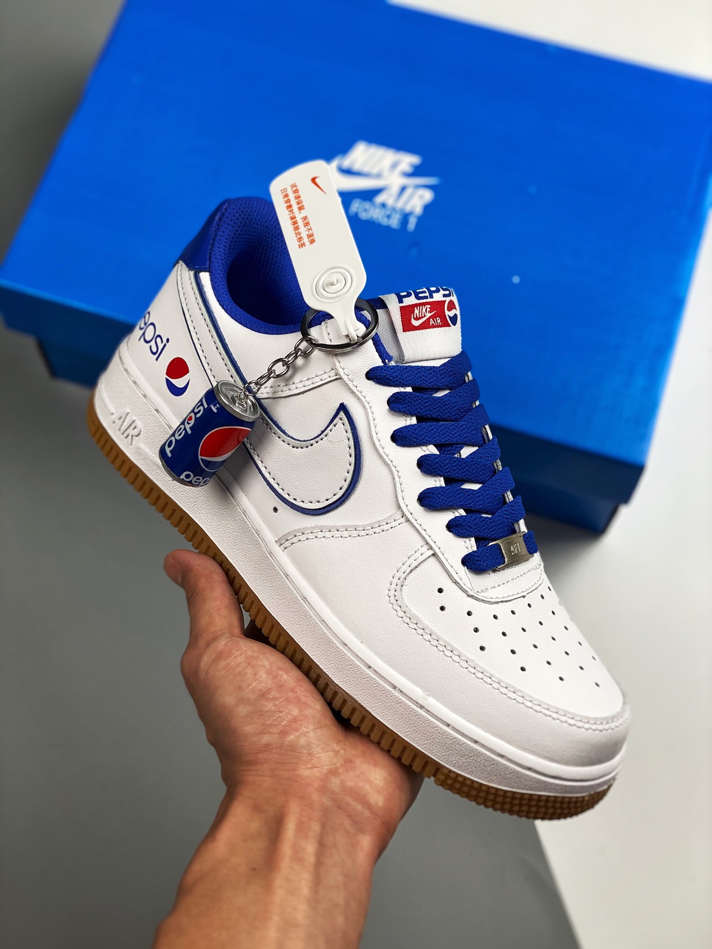 NK Air Force1 Low 百事可乐联名 原装级别 海外限量发售 打造纯正空军版型#专注外贸渠道 全掌内置蜂窝气垫 #原盒配件 原厂中底钢印、拉帮完美 SIZE：36 36.5 37.5 38 38.5 39 40 40.5 41…