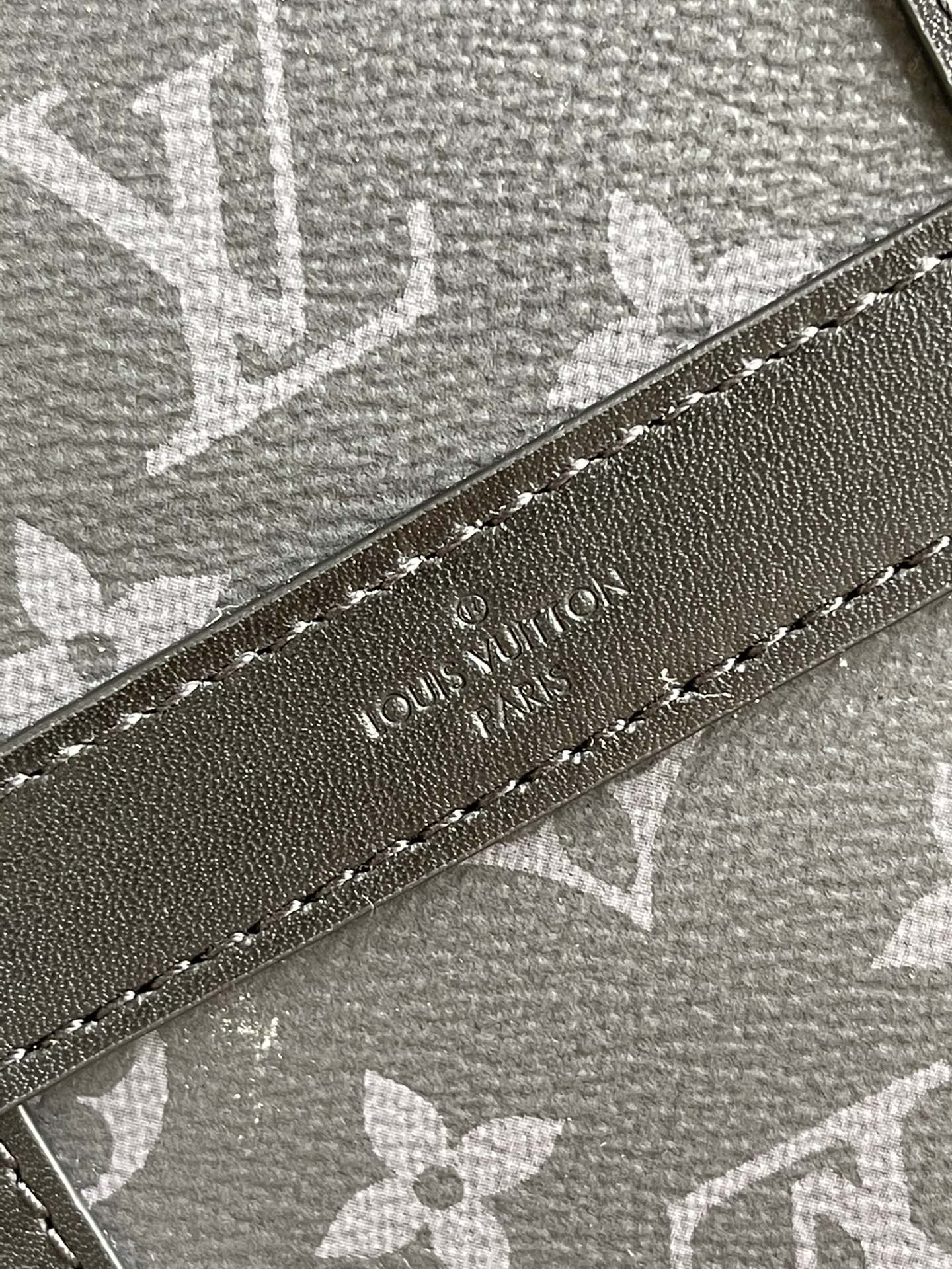 Louis Vuitton LV 长方体Trunk邮差包 M45727