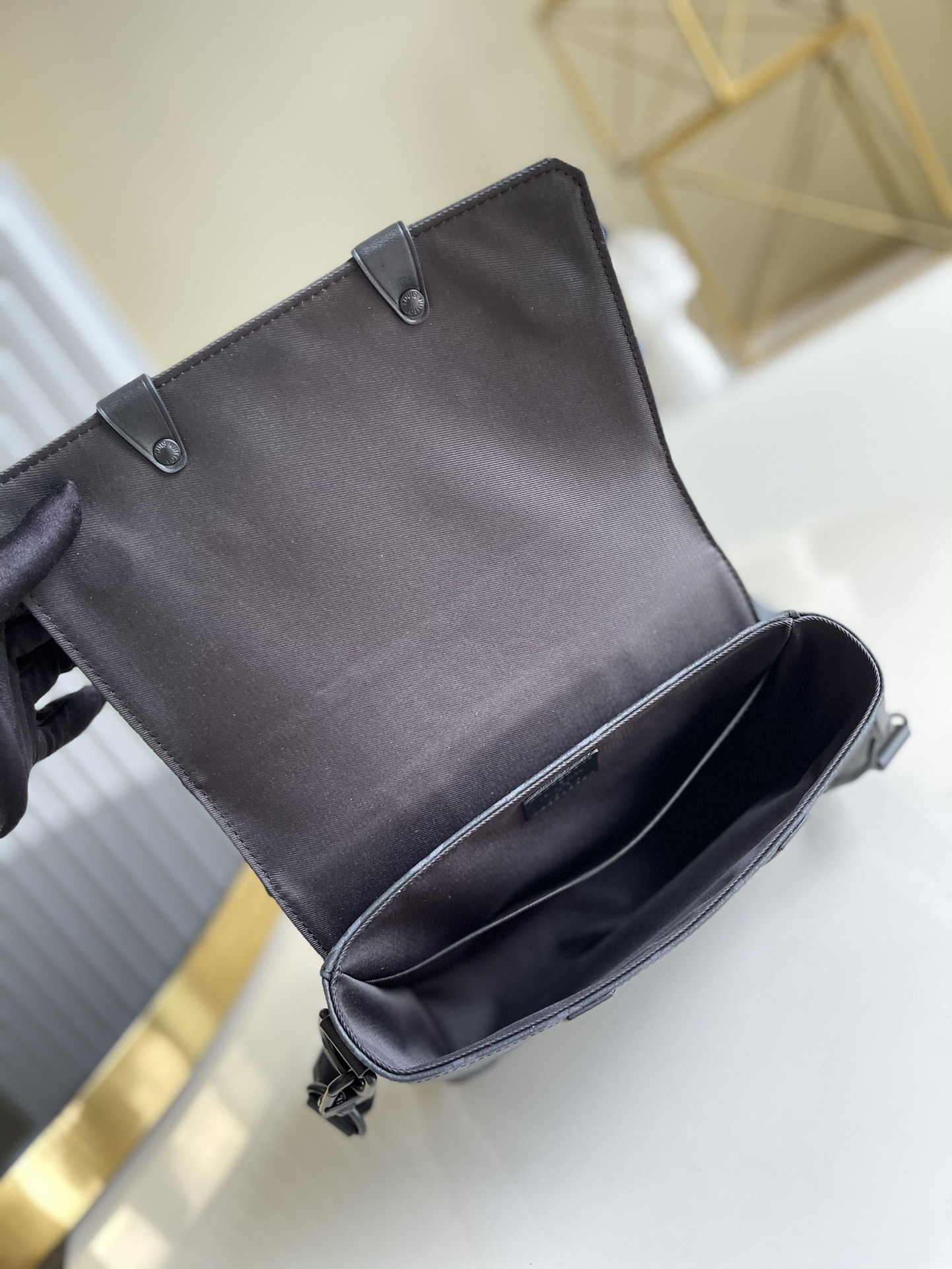 Louis Vuitton LV 长方体Trunk邮差包 M45727