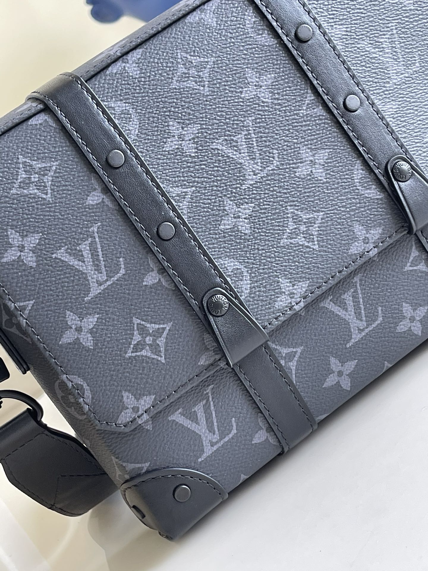 Louis Vuitton LV 长方体Trunk邮差包 M45727