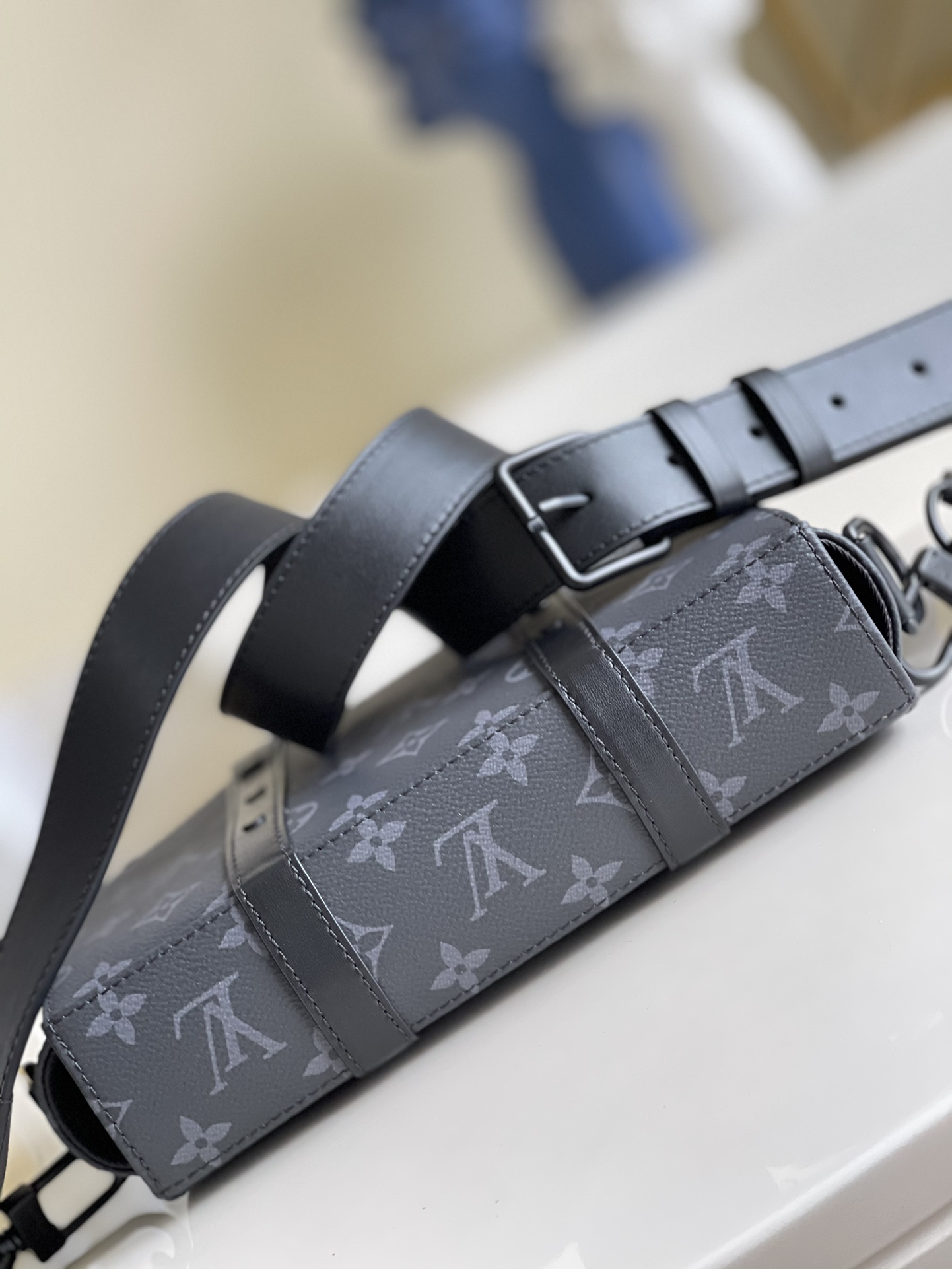 Louis Vuitton LV 长方体Trunk邮差包 M45727