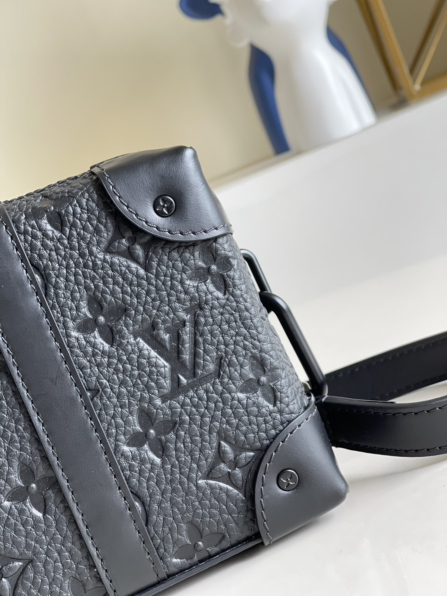 Louis Vuitton LV Soft Trunk Wallet盒子包 M80224