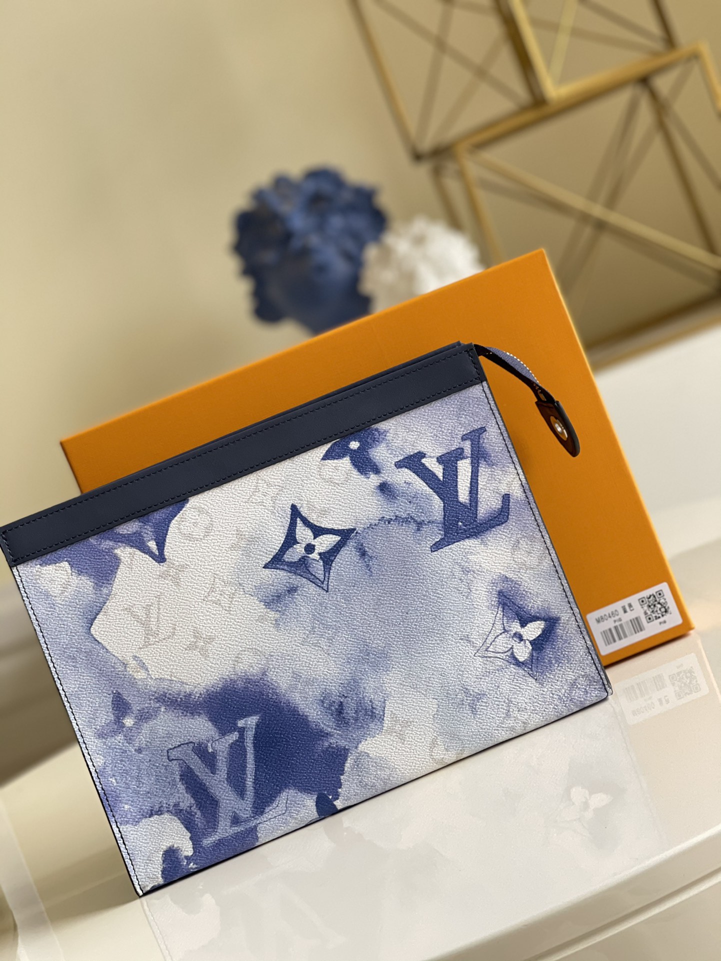 NO:397188,【Exclusive real photo M80460 blue】watercolor summer series printed handbag series Monogram Eclipse canvas cut, this new medium-sized handbag with tough style can easily store personal essential items size 26x20x5cm a.320, LV [original leather], louis vuitton19860909【独家实拍M80460蓝色】watercolor 夏日系列 印花手包系列 Monogram Eclipse帆布裁制而成,此款风格硬朗的全新中号手袋可轻松收纳个人必备物品尺寸26x20x5cm a.320,LV【原厂皮】,louis vuitton,Bag