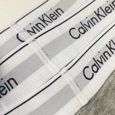 男装LOGO时尚腰边弹力5条装贴身平角内裤 CK的独家内裤系列,提升您的衣橱格调对于追求最好的绅士们来说 男装LOGO时尚腰边弹力5条装贴身平角内裤 CK的独家内裤系列,提升您的衣橱格调对于追求最好的绅士们来说