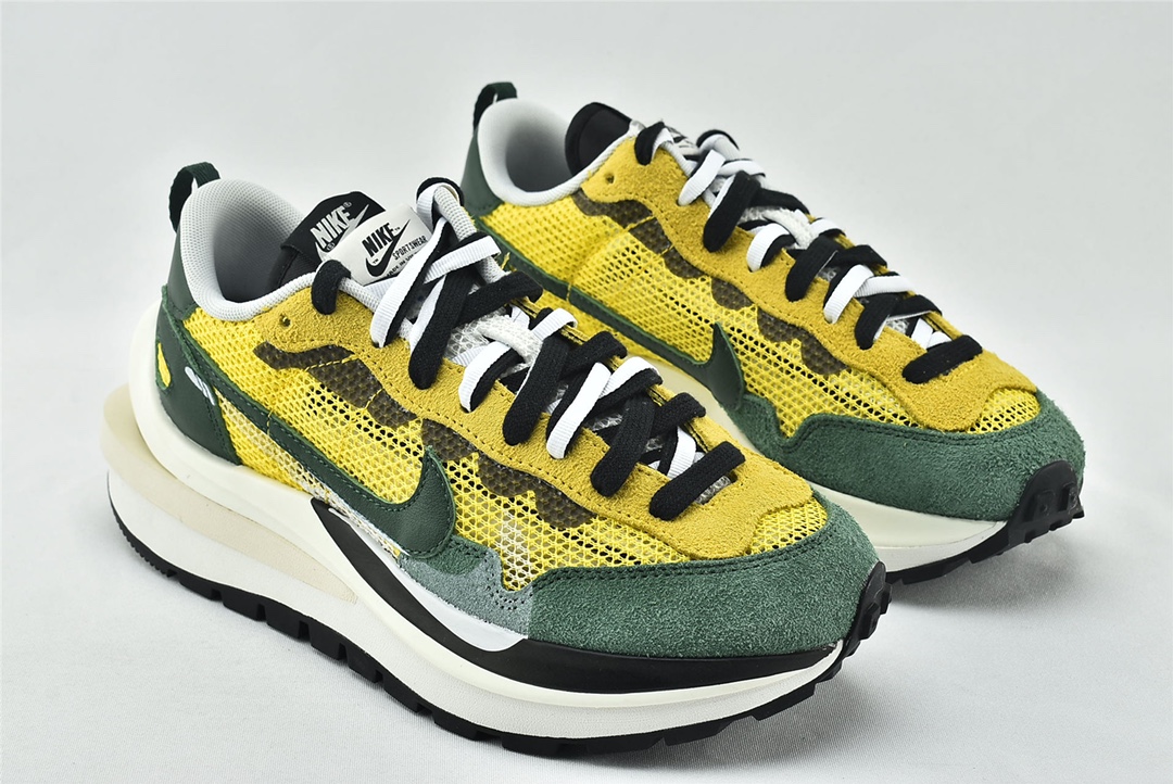 耐克日式‮构解‬美学联名Sacai x Nike Pegasus VaporFlySPGreenYellowBlackWhite混合马拉松‮构解‬前卫变形三层底休闲运‮慢动‬跑鞋“透吸‮黑白‬大重叠双钩子”
size：36 36.5 37.5 38 38.5 39 40 40.5 41 42 42.5 43 44 45