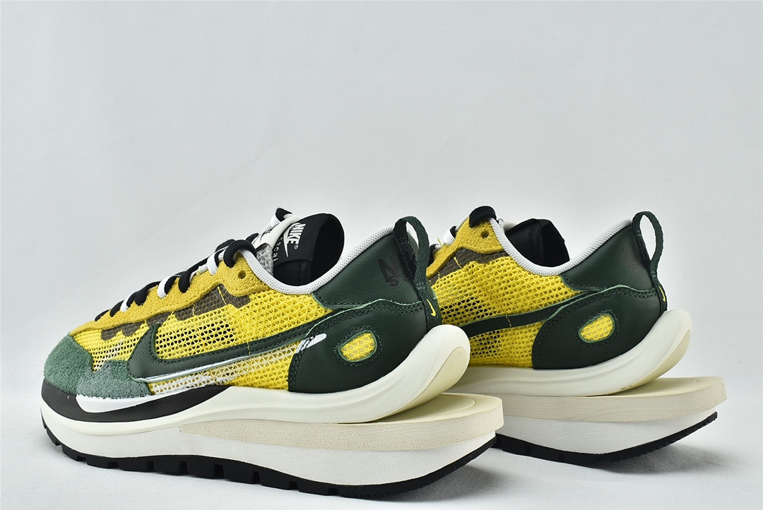 耐克日式‮构解‬美学联名Sacai x Nike Pegasus VaporFlySPGreenYellowBlackWhite混合马拉松‮构解‬前卫变形三层底休闲运‮慢动‬跑鞋“透吸‮黑白‬大重叠双钩子”
size：36 36.5 37.5 38 38.5 39 40 40.5 41 42 42.5 43 44 45