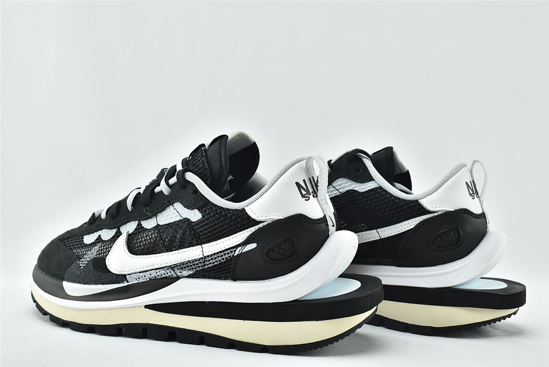 耐克日式‮构解‬美学联名Sacai x Nike Pegasus VaporFlySPGreenYellowBlackWhite混合马拉松‮构解‬前卫变形三层底休闲运‮慢动‬跑鞋“透吸‮黑白‬大重叠双钩子”
size：36 36.5 37.5 38 38.5 39 40 40.5 41 42 42.5 43 44 45