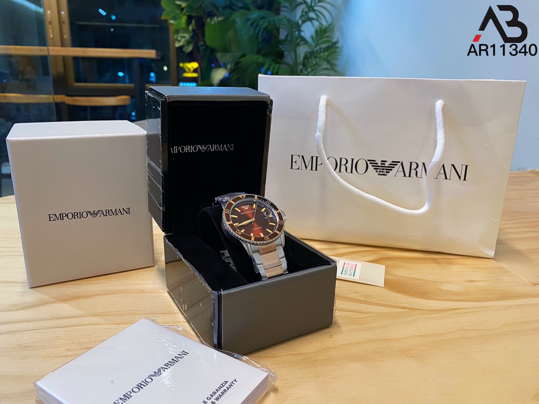 2021 Nueva serie de buceo ARMANI Reloj luminoso Green Water Ghost Modelo: AR11340 Material: Caja de acero inoxidable 31…