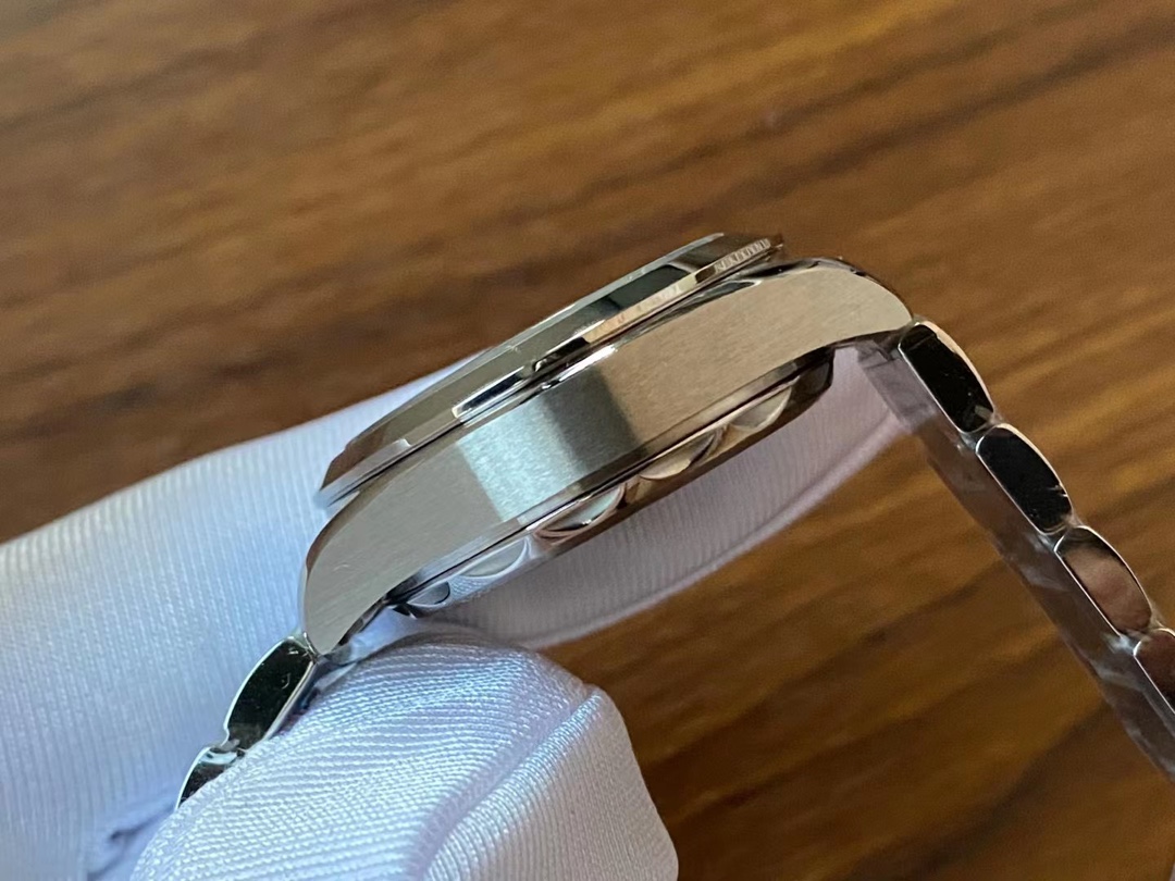 Omega 今日推荐 诚意之作 欧米茄海马系列 直径34mm 每个女孩都渴望得到心宜的礼物 一份优秀的礼物
