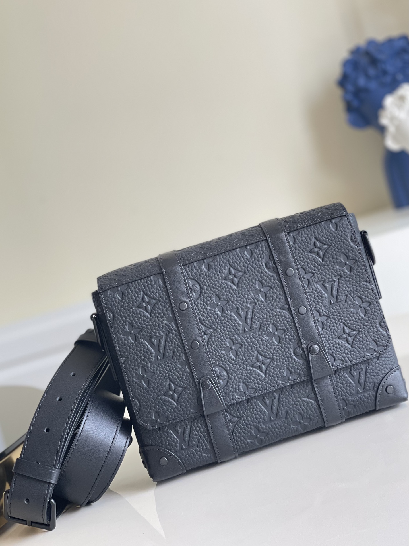 Louis Vuitton LV 长方体Trunk邮差包 M57726