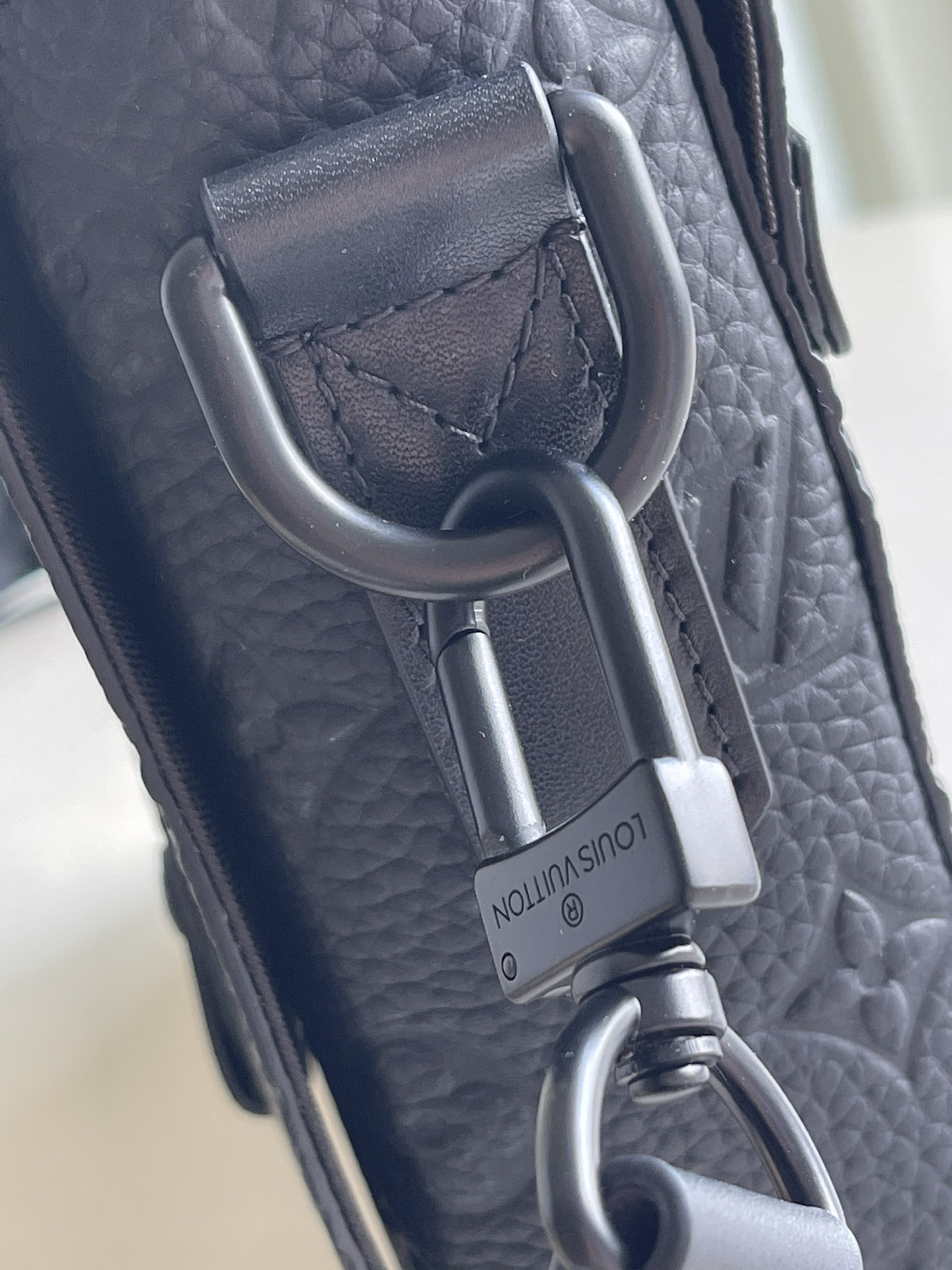 Louis Vuitton LV 长方体Trunk邮差包 M57726