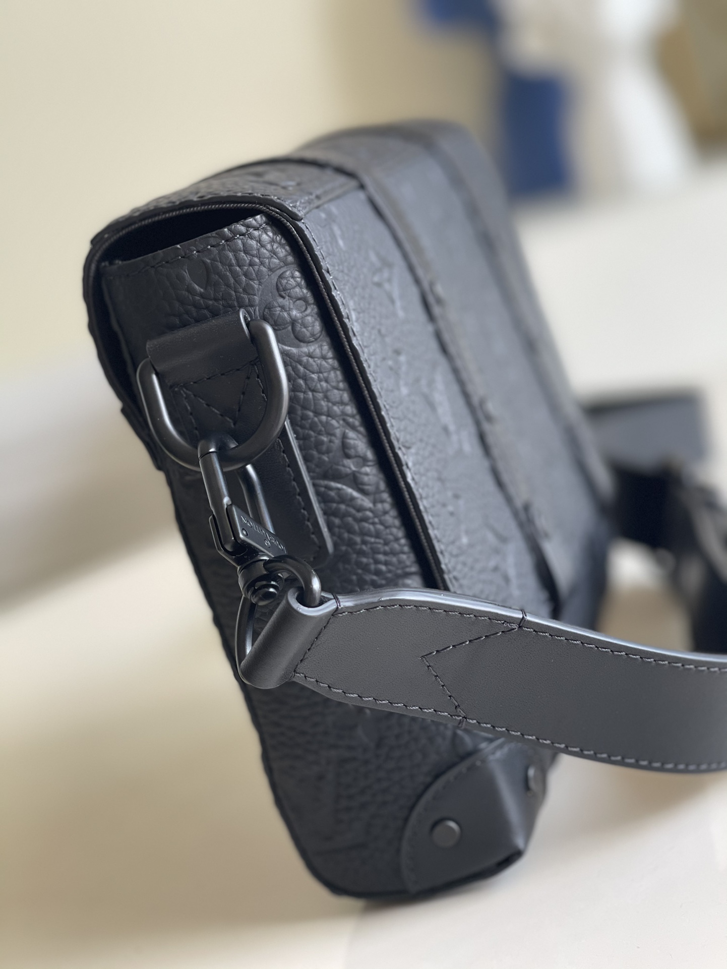 Louis Vuitton LV 长方体Trunk邮差包 M57726