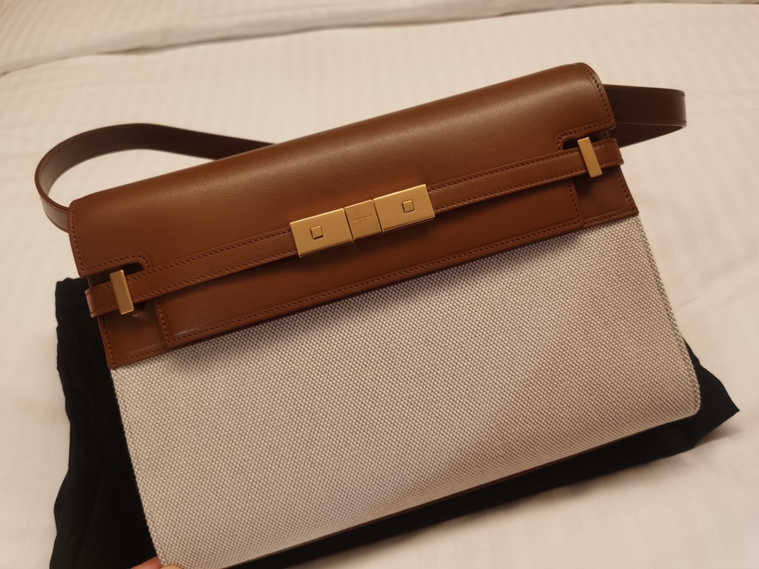 Ysl 𝑴𝒂𝒏𝒉𝒂𝒕𝒕𝒂𝒏 29CM曼哈顿法棍包 579271棕皮配杏色帆布金扣