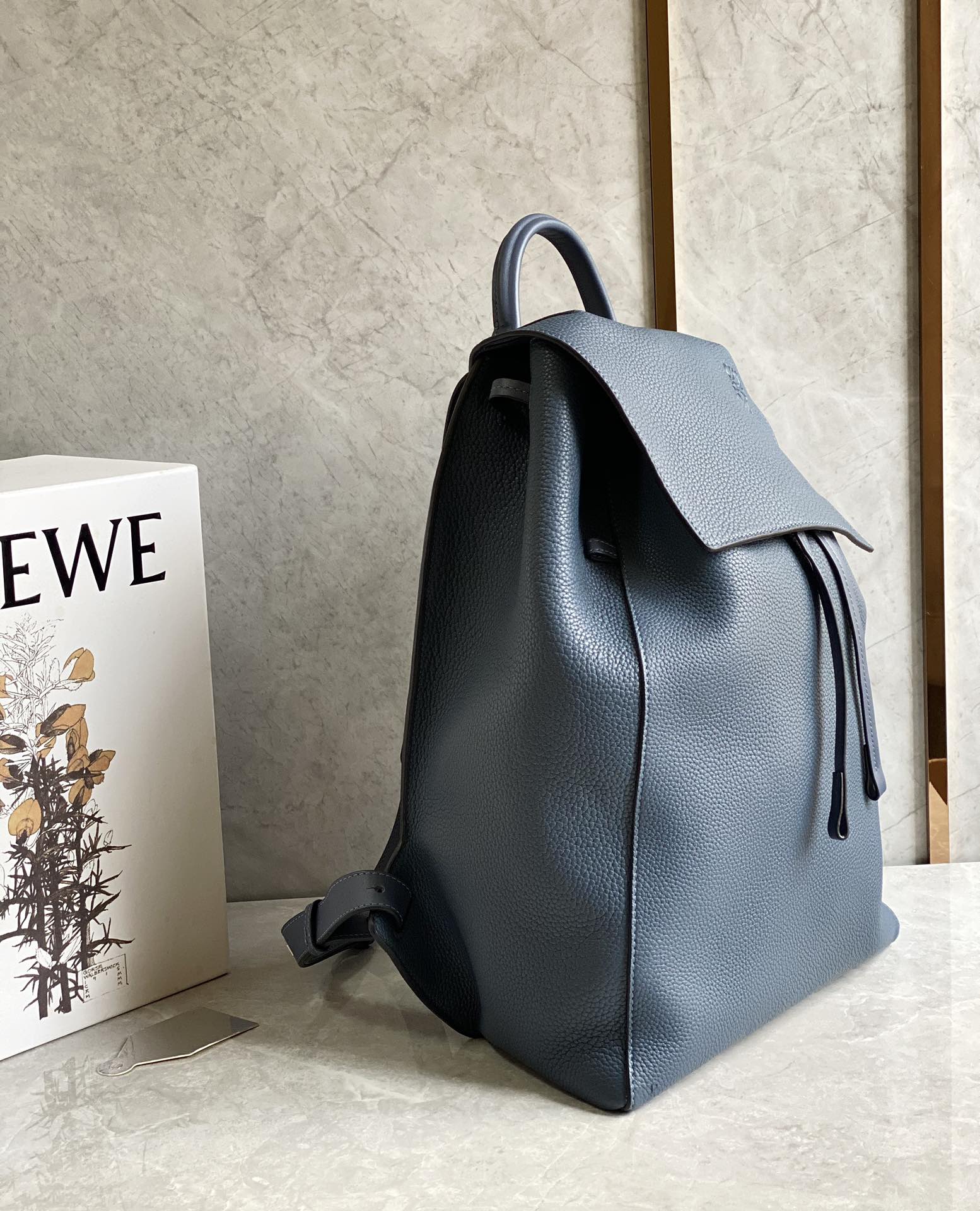 Loewe罗意威 粒面牛皮抽绳背包 蓝色
