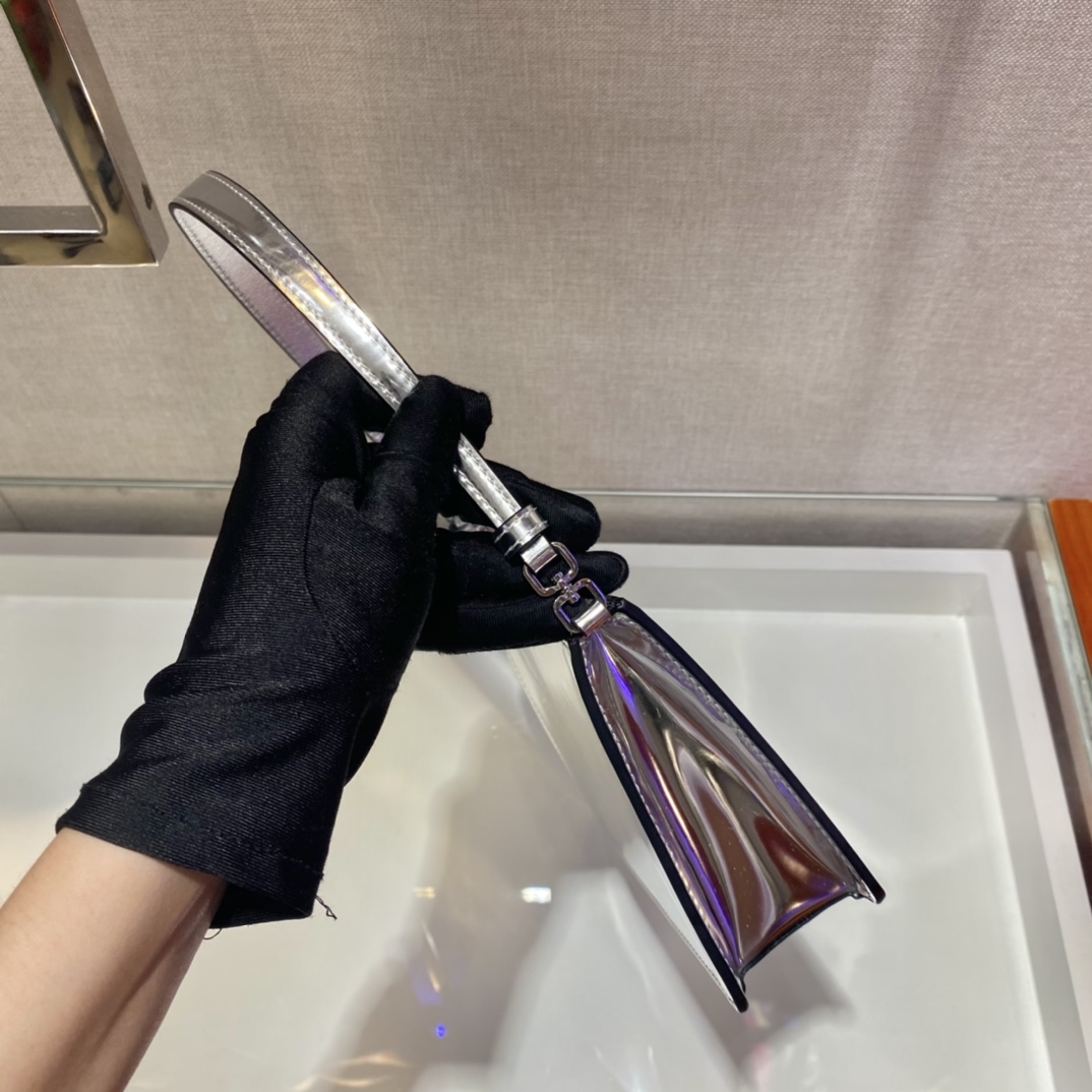 PRADA普拉达三角标小方形新款腋下包1BC155