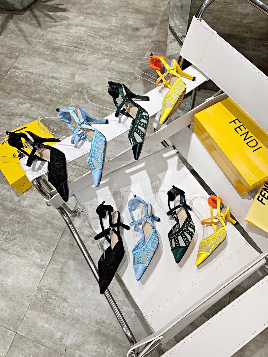 “2021 FEND Spring/Summer High-Heavy Sandals: Elegant, Novel, and Comfortable” - 图片 9