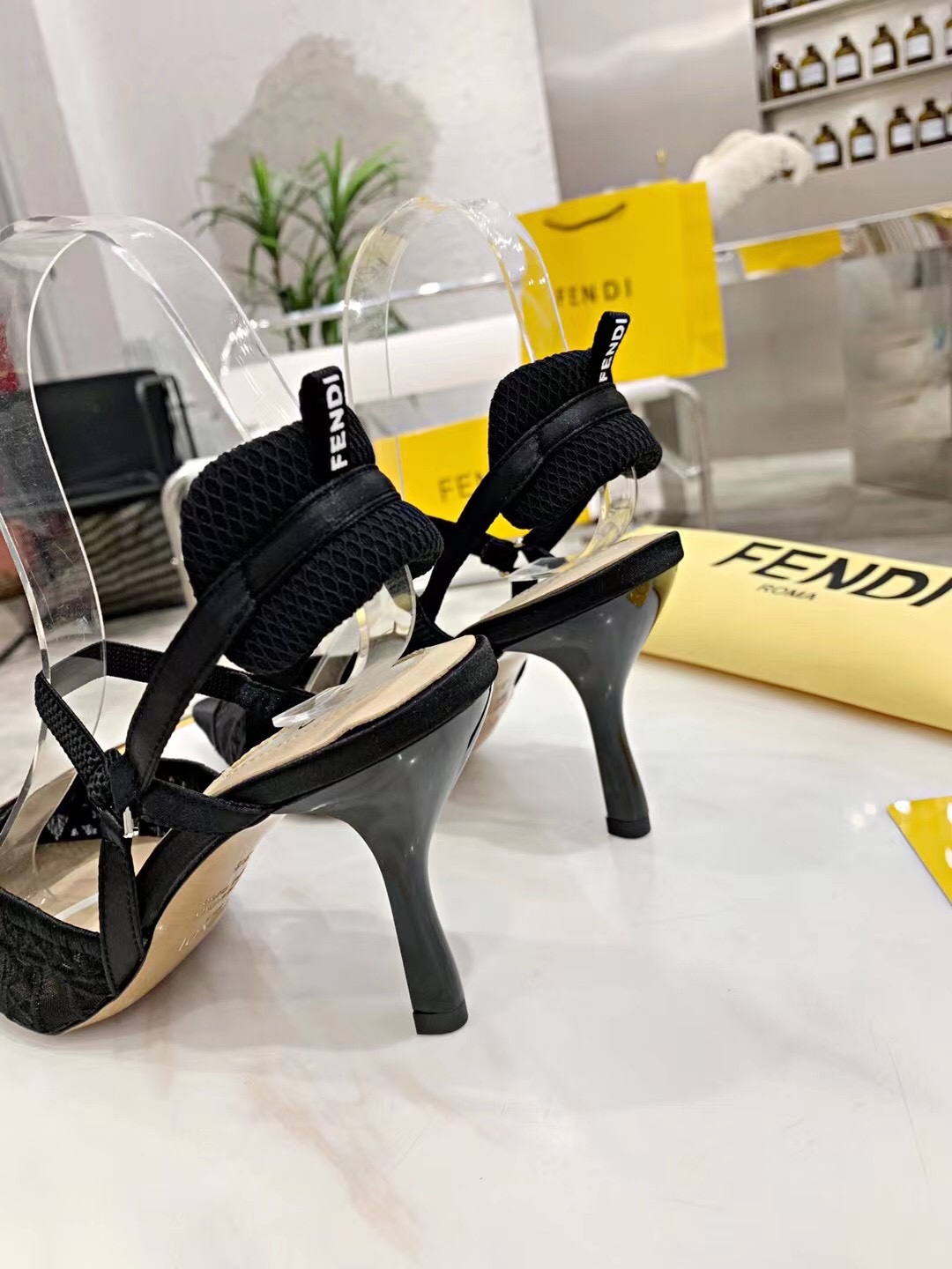 New 2021 FEND High-Heavy Sandals: Elegant, Stylish, and Comfortable Choice - 图片 5