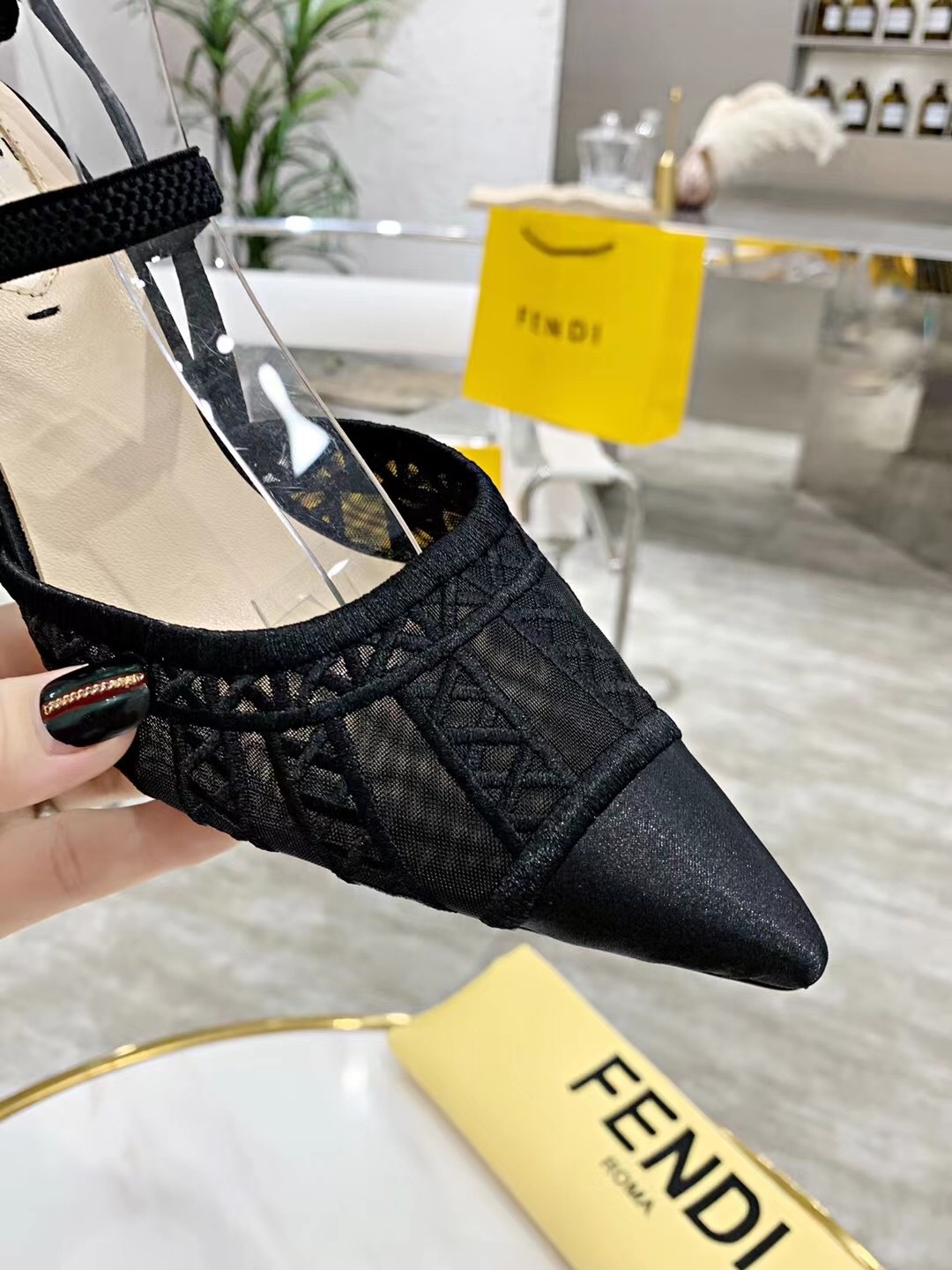 New 2021 FEND High-Heavy Sandals: Elegant, Stylish, and Comfortable Choice - 图片 6