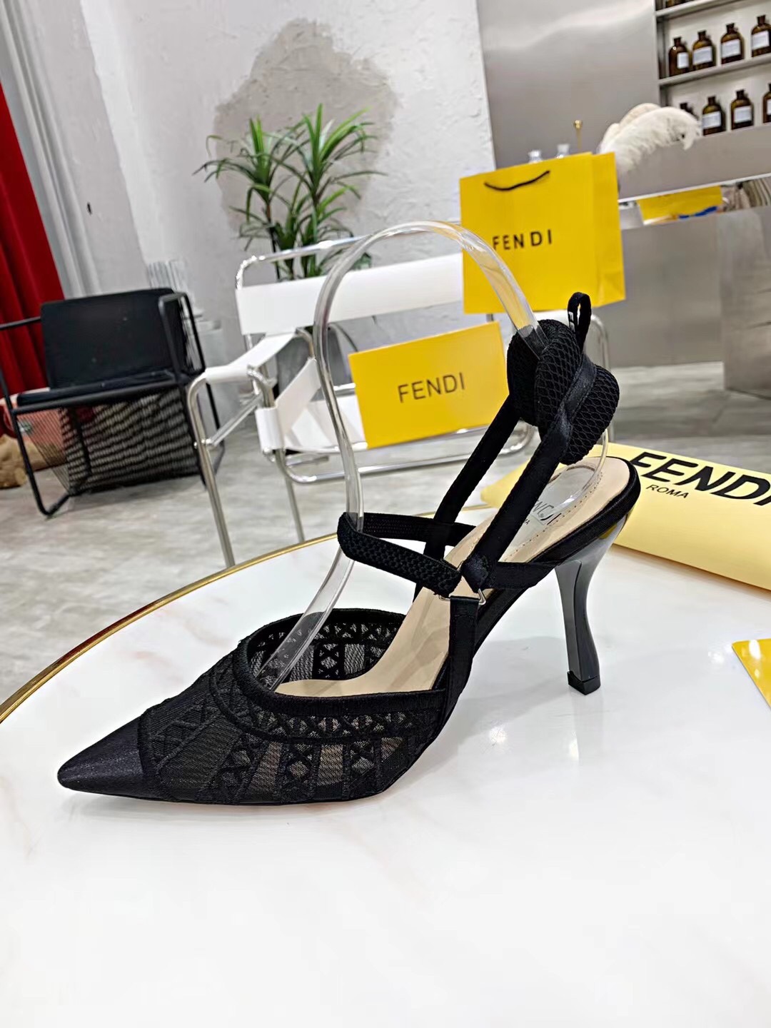 New 2021 FEND High-Heavy Sandals: Elegant, Stylish, and Comfortable Choice - 图片 2