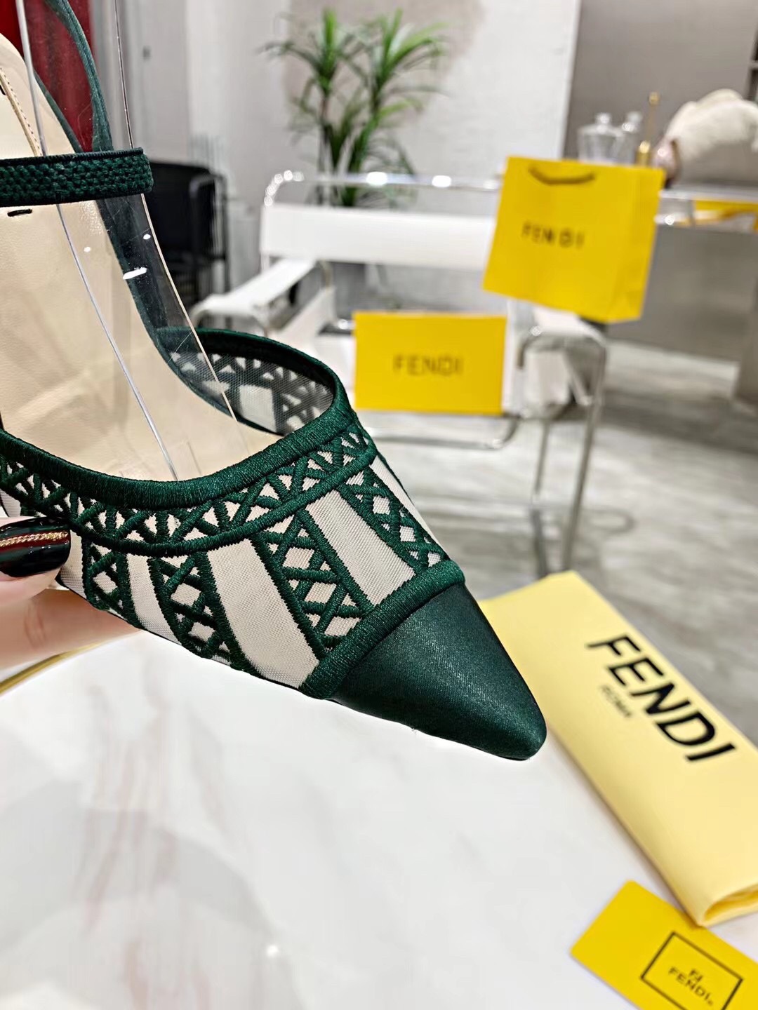 2021 New FEND High-Heavy Sandals: Elegant, Novel, and Cozy Summer Footwear - 图片 6