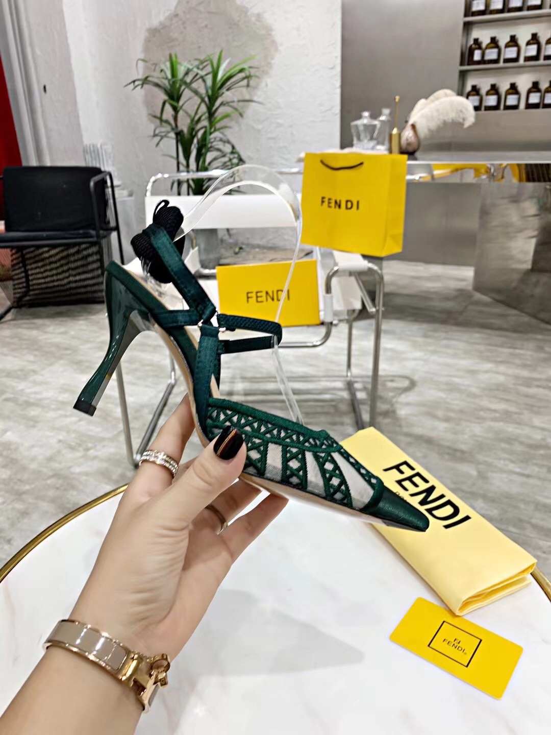 2021 New FEND High-Heavy Sandals: Elegant, Novel, and Cozy Summer Footwear - 图片 7