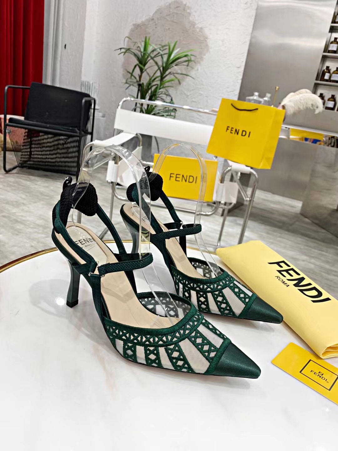 2021 New FEND High-Heavy Sandals: Elegant, Novel, and Cozy Summer Footwear - 图片 3