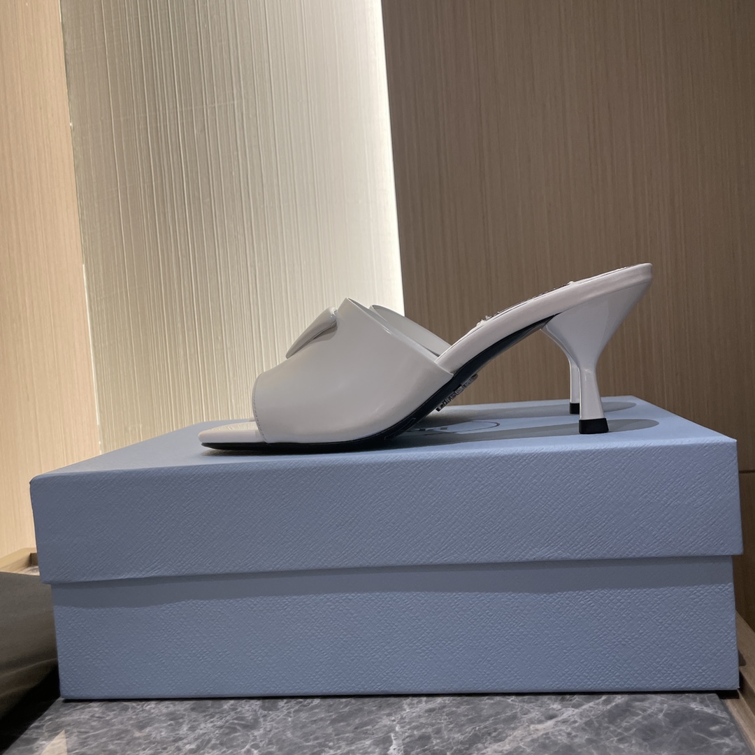 Alta calidad Prada/Prada 2021 nuevas sandalias de tacón alto zapatillas. Logotipo de la etiqueta tri