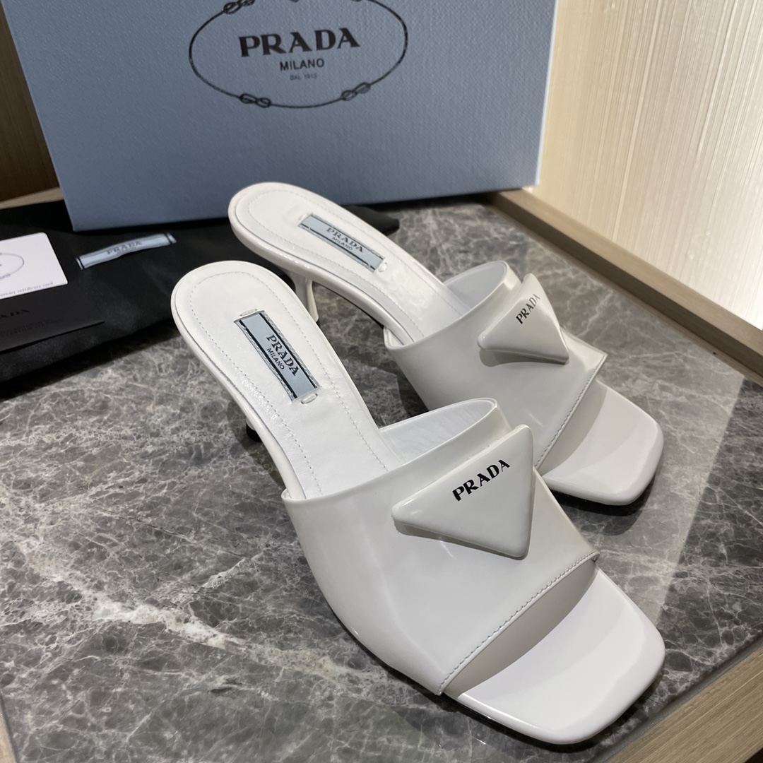 Alta calidad Prada/Prada 2021 nuevas sandalias de tacón alto zapatillas. Logotipo de la etiqueta tri