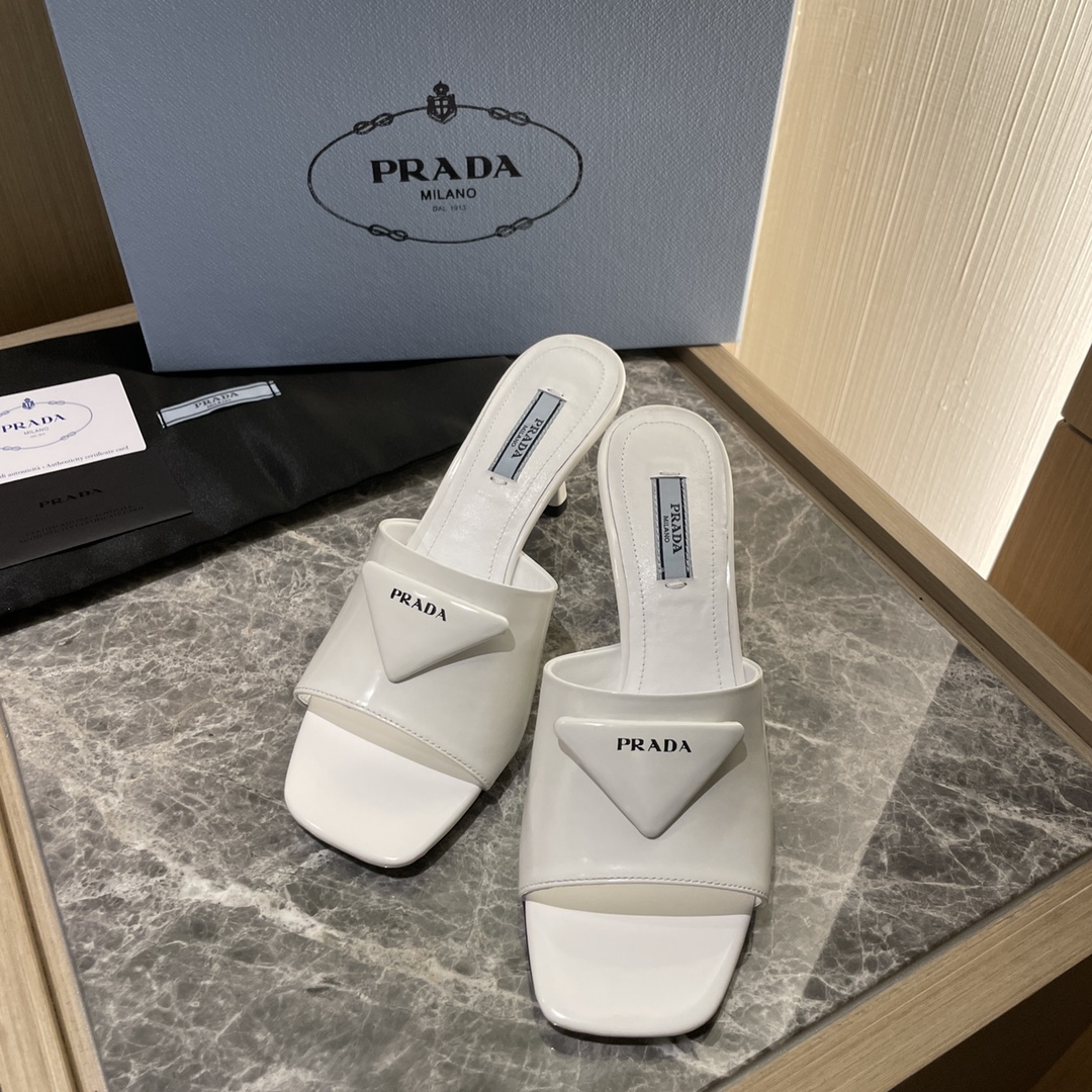 Alta calidad Prada/Prada 2021 nuevas sandalias de tacón alto zapatillas. Logotipo de la etiqueta tri
