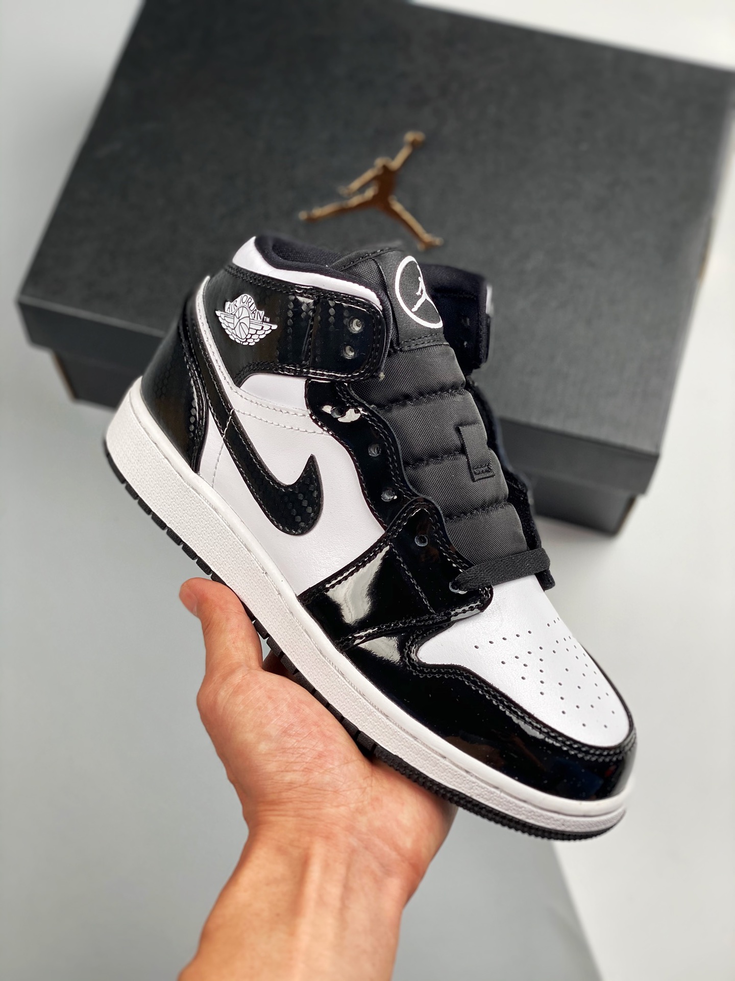 Versión de verificación Air Jordan 1 Mid blanco/negro panda, charol, la mejor caña media del mercado, calidad de techo!…