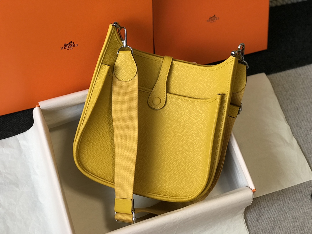 Hermès Evelyne Yellow Leather Crossbody Bag Adjustable Strap, 28cm 2 i1621923190 3913 1