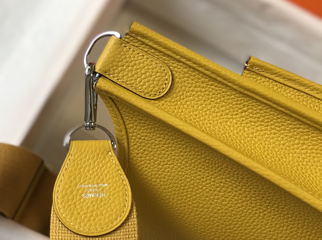 Hermès Evelyne Yellow Leather Crossbody Bag Adjustable Strap, 28cm 8 i1621923190 891 7