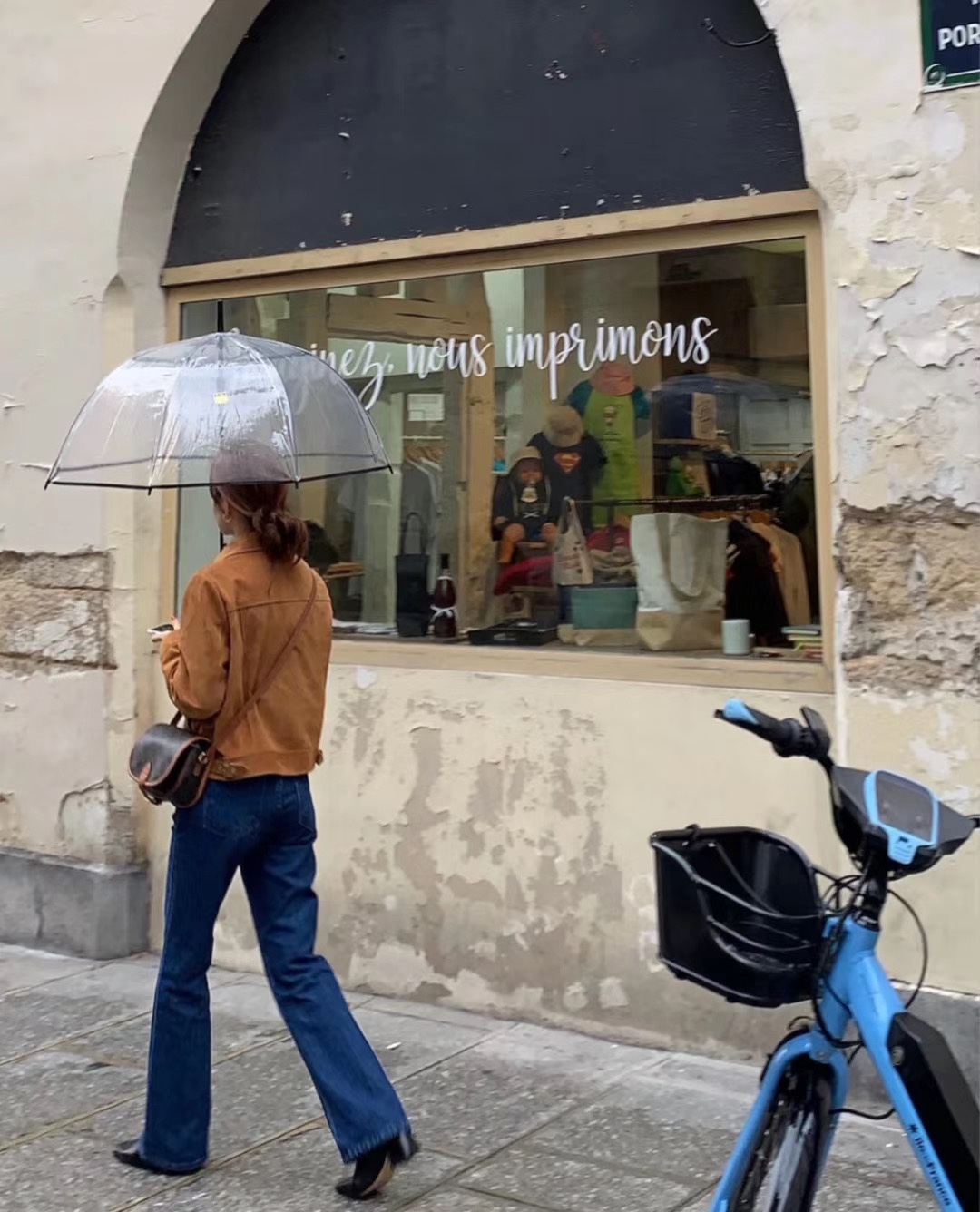 NO:203939,It's not so good at first sight, but it's super versatile, it doesn't look old at all. Instead, the classic and retro route is more charming. This is not a problem for ordinary wear. Many bloggers are very fond of it. Celebrity private servers have it. I really have to do one. 191502_FOLCO, Celine, celine, celine19860909第一眼不咋滴 但是超百搭 一点儿也不显老 反而经典复古的路线更韵味 这款平时穿搭都不费脑 好多博主心头好 明星私服都有它 真的必须来一个191502_FOLCO,赛琳celine,celine,celine,Bag