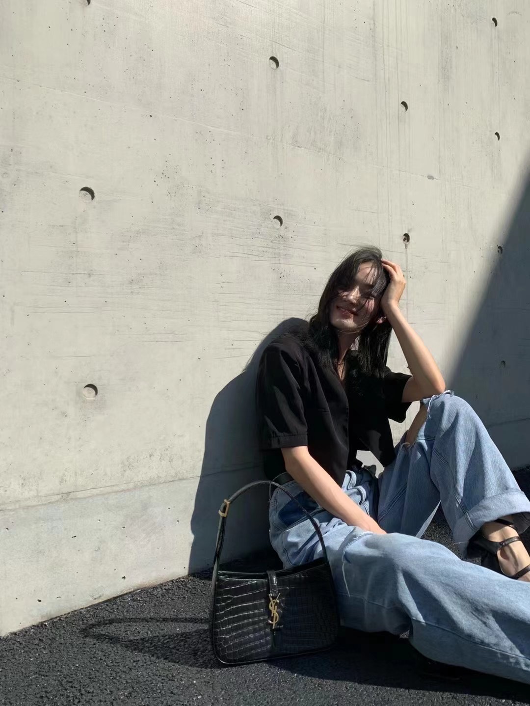 Saint laurent Ysl LE 5 À 7 鳄鱼纹腋下包 657228黑色